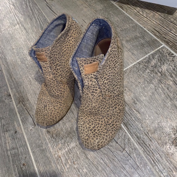 tom’s wedges - Picture 3 of 5